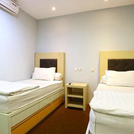 Oranje Gasthuis Hotel Surabaya Eksteriør billede