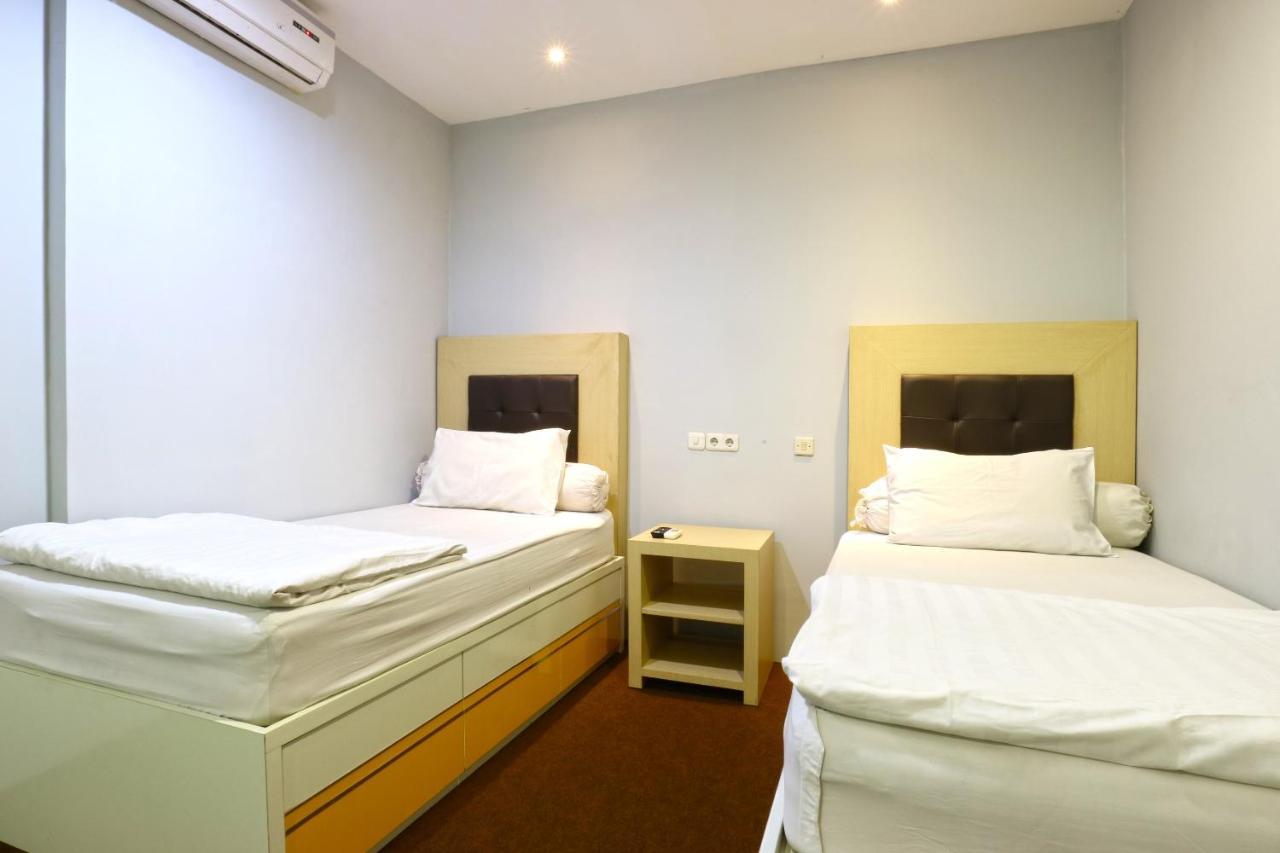 Oranje Gasthuis Hotel Surabaya Eksteriør billede