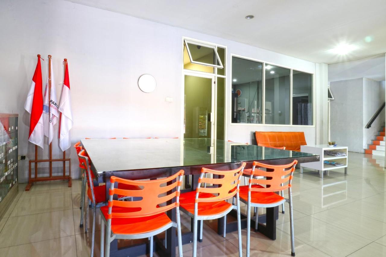 Oranje Gasthuis Hotel Surabaya Eksteriør billede