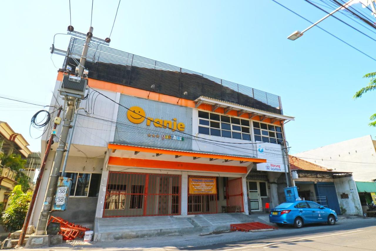 Oranje Gasthuis Hotel Surabaya Eksteriør billede